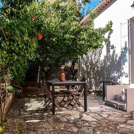 Le Galli En Plein Coeur De Sanary Kültér fotó